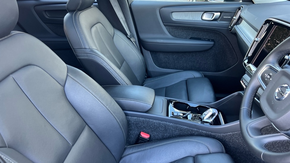 Used Volvo XC40 2024 for sale - 76870347: Photo 9