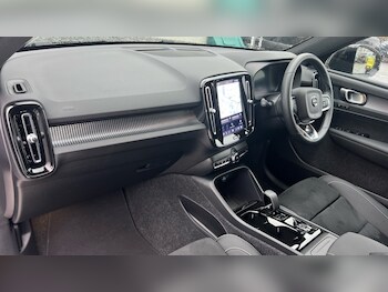 Used Volvo XC40 2025 for sale - 77170516: Photo