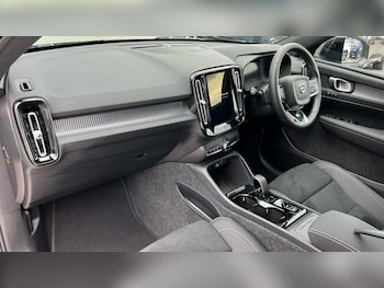 Used Volvo XC40 2025 for sale - 75481077: Photo