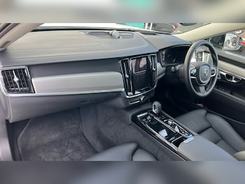 Used Volvo V90 2024 for sale - 75758690: Photo