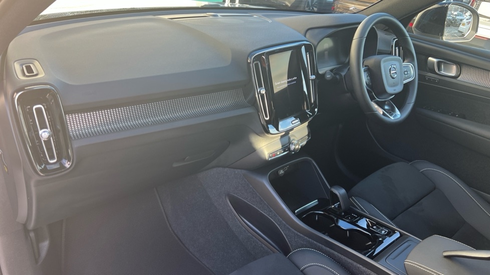 Used Volvo XC40 2023 for sale - 76971219: Photo 4