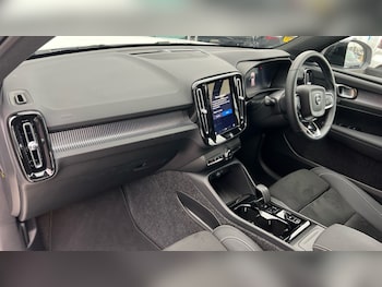 Used Volvo XC40 2025 for sale - 76008260: Photo 4