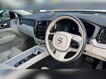 Used Volvo XC60 2023 for sale - 77380904: Photo