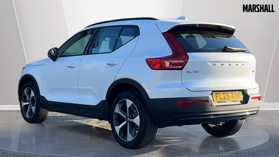 Used Volvo XC40 2025 for sale - 76172325: Photo 2