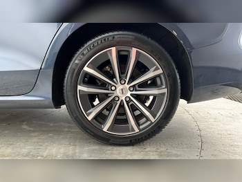 Used Volvo V60 2022 for sale - 77640696: Photo