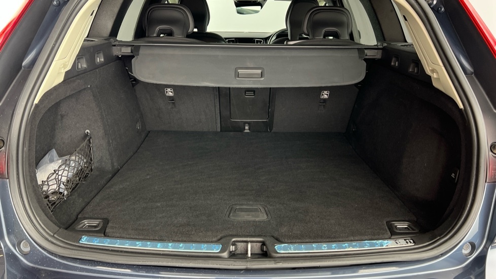 Used Volvo V60 2022 for sale - 77640696: Photo 5