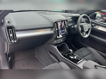 Used Volvo XC40 2025 for sale - 76507591: Photo
