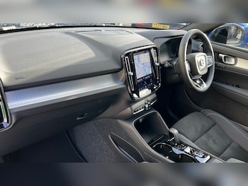 Used Volvo XC40 2025 for sale - 77539786: Photo