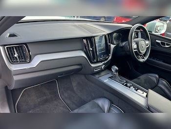 Used Volvo XC60 2019 for sale - 76318757: Photo 4