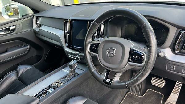 Used Volvo XC60 2019 for sale - 76318757: Photo 5