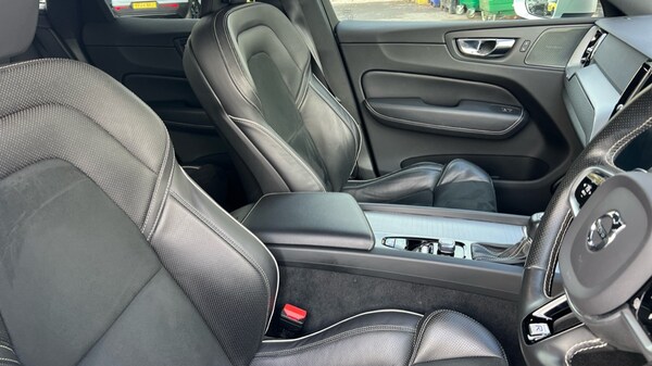 Used Volvo XC60 2019 for sale - 76318757: Photo 9