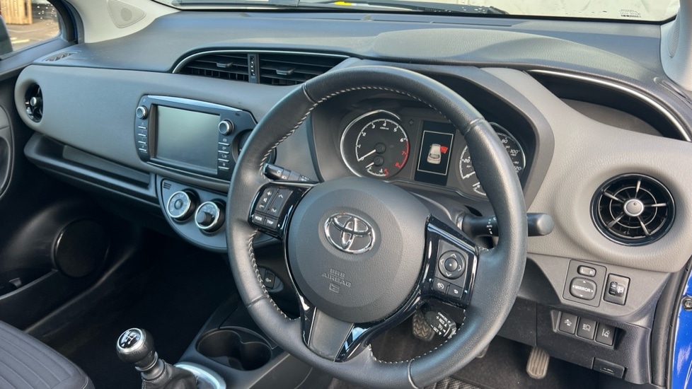 Used Toyota Yaris 2017 for sale - 76873633: Photo 9