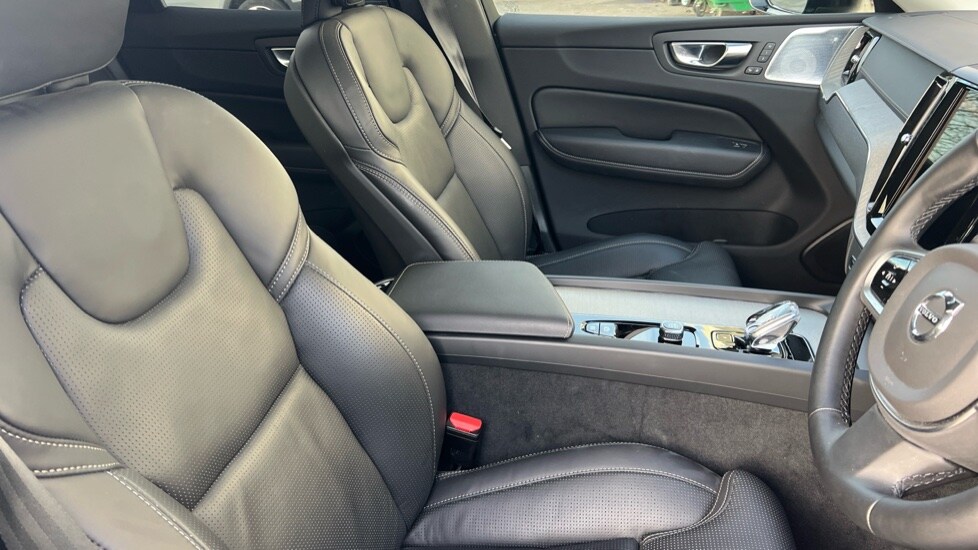Used Volvo XC60 2025 for sale - 77232135: Photo 9