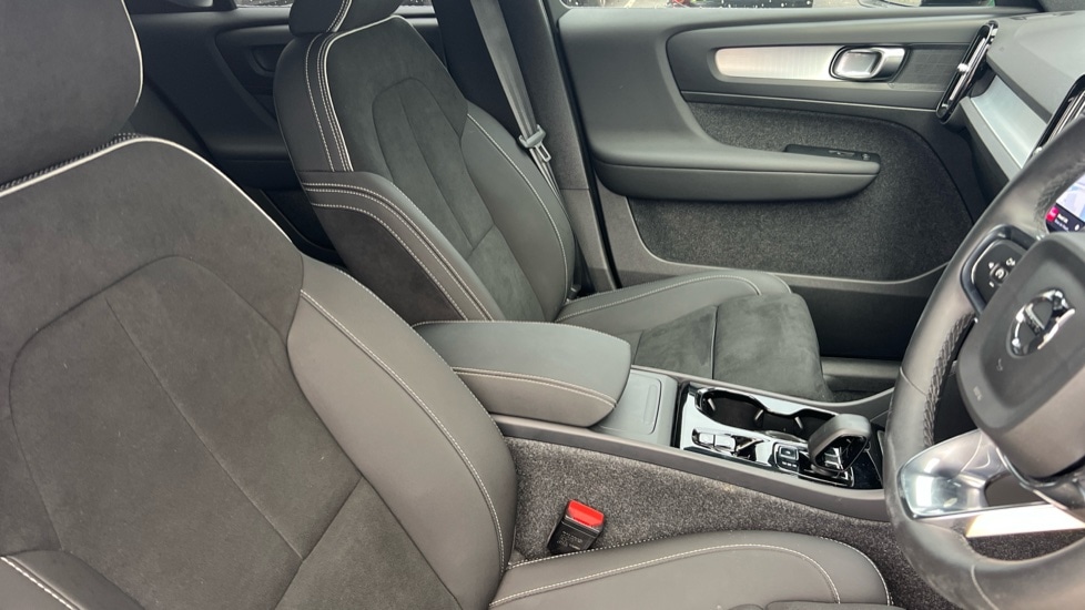 Used Volvo XC40 2025 for sale - 77145763: Photo 9