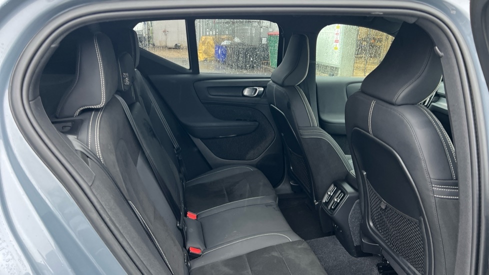 Used Volvo XC40 2023 for sale - 77708298: Photo 6