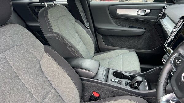Used Volvo XC40 2023 for sale - 76203894: Photo 9