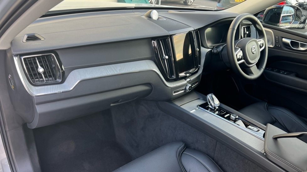 Used Volvo XC60 2025 for sale - 77218688: Photo 4