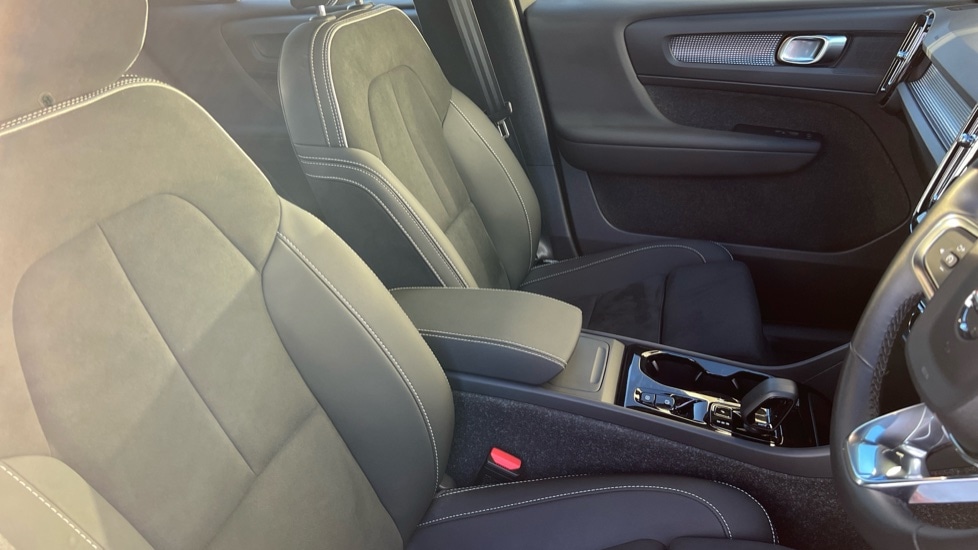 Used Volvo XC40 2025 for sale - 76871412: Photo 9