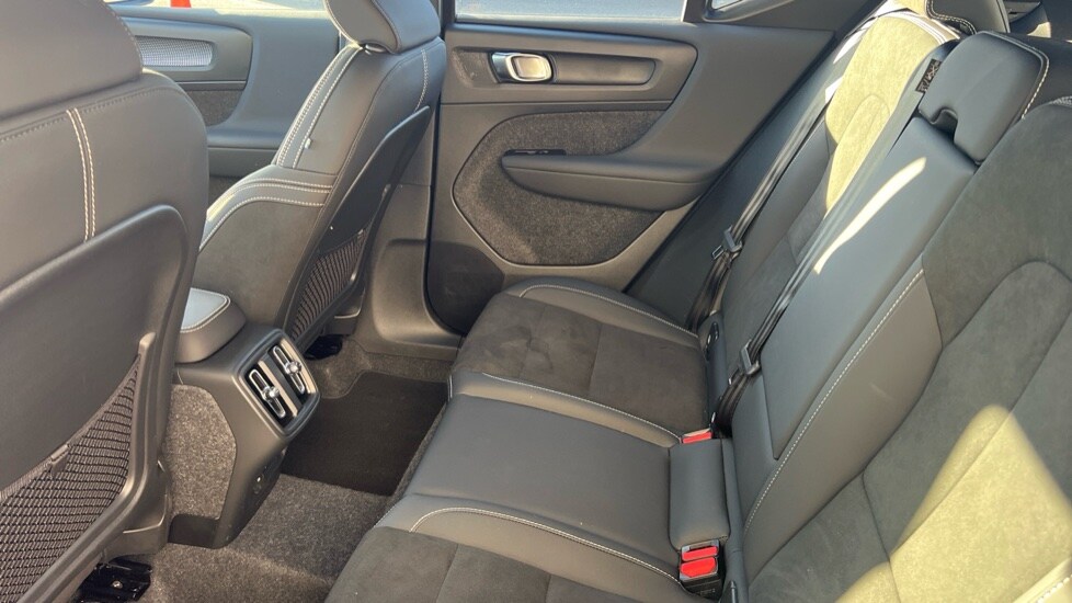 Used Volvo XC40 2025 for sale - 76872787: Photo 10