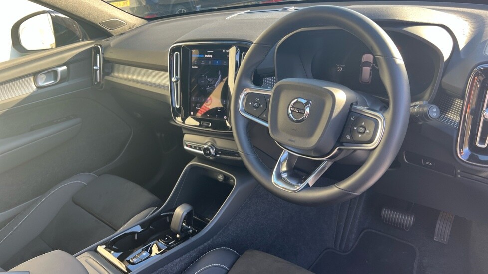 Used Volvo XC40 2025 for sale - 76872787: Photo 5