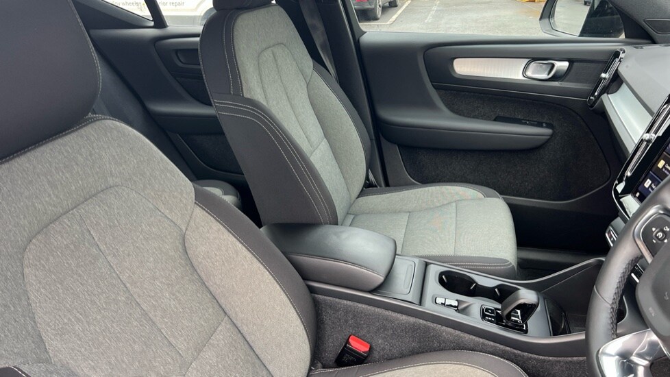Used Volvo XC40 2024 for sale - 77560592: Photo 9