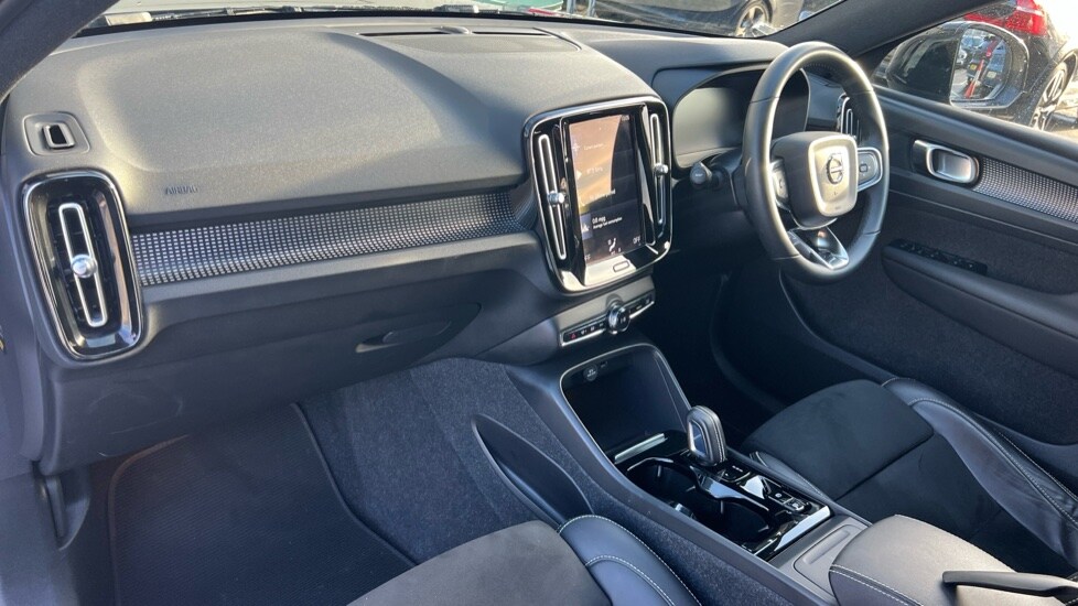 Used Volvo XC40 2021 for sale - 76873470: Photo 4