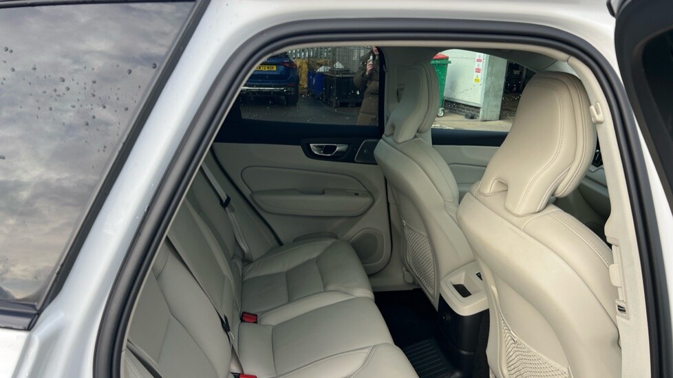 Used Volvo XC60 2023 for sale - 77552241: Photo 6