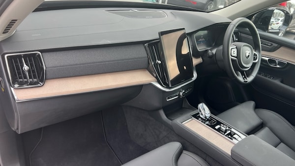 Used Volvo XC90 2025 for sale - 76079252: Photo 4