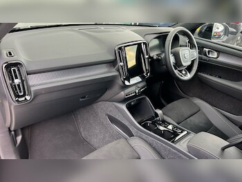 Used Volvo XC40 2025 for sale - 75679332: Photo
