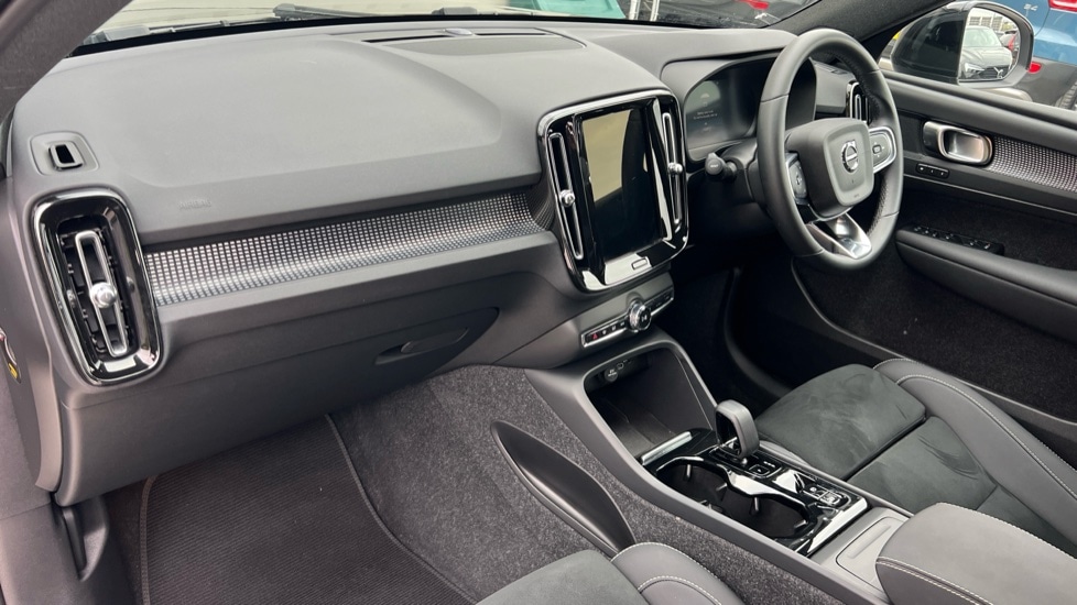 Used Volvo XC40 2024 for sale - 76871806: Photo 4