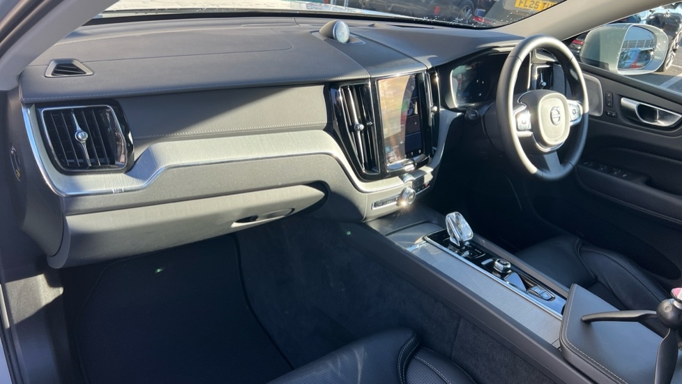 Used Volvo XC60 2025 for sale - 76609672: Photo 4