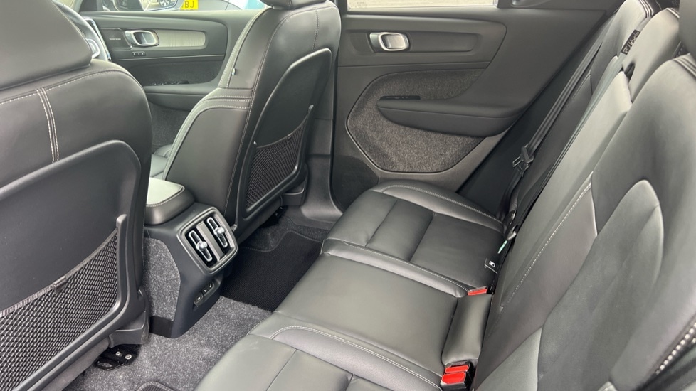 Used Volvo XC40 2024 for sale - 76868747: Photo 10