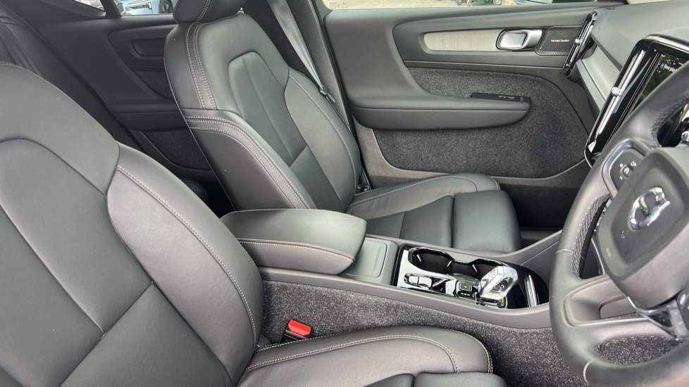 Used Volvo XC40 2024 for sale - 76868747: Photo 9