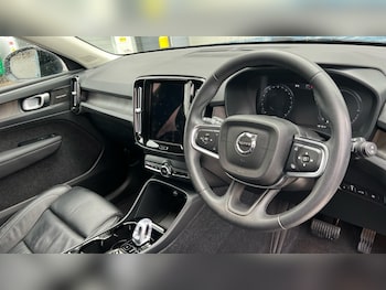 Used Volvo XC40 2023 for sale - 77499741: Photo