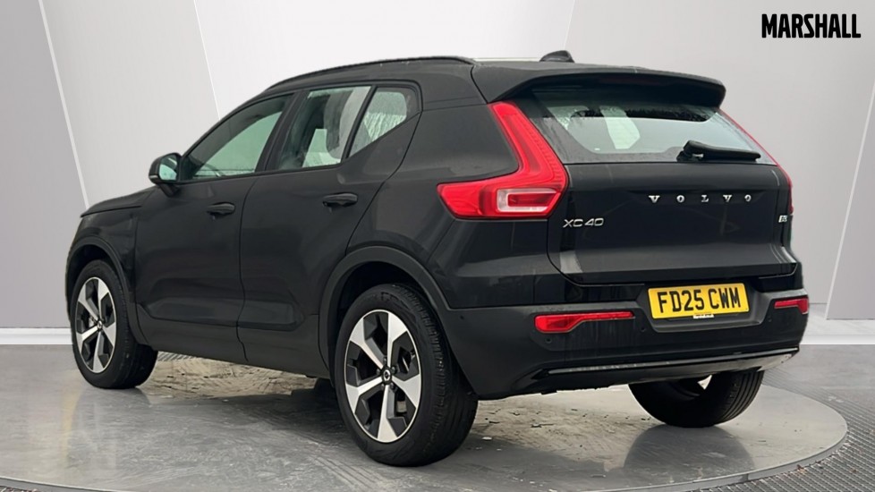 Used Volvo XC40 2025 for sale - 76872326: Photo 2