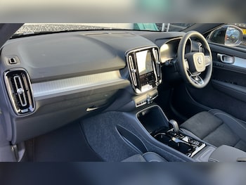Used Volvo XC40 2025 for sale - 76874578: Photo