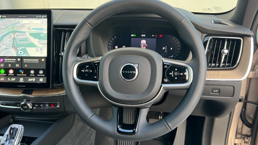 Used Volvo XC60 2025 for sale - 77293387: Photo 10