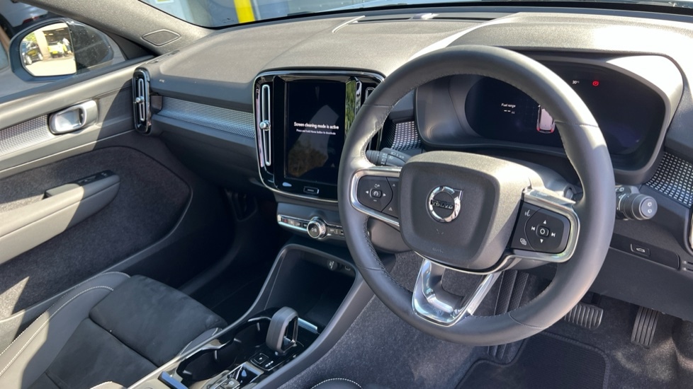 Used Volvo XC40 2025 for sale - 76869411: Photo 5