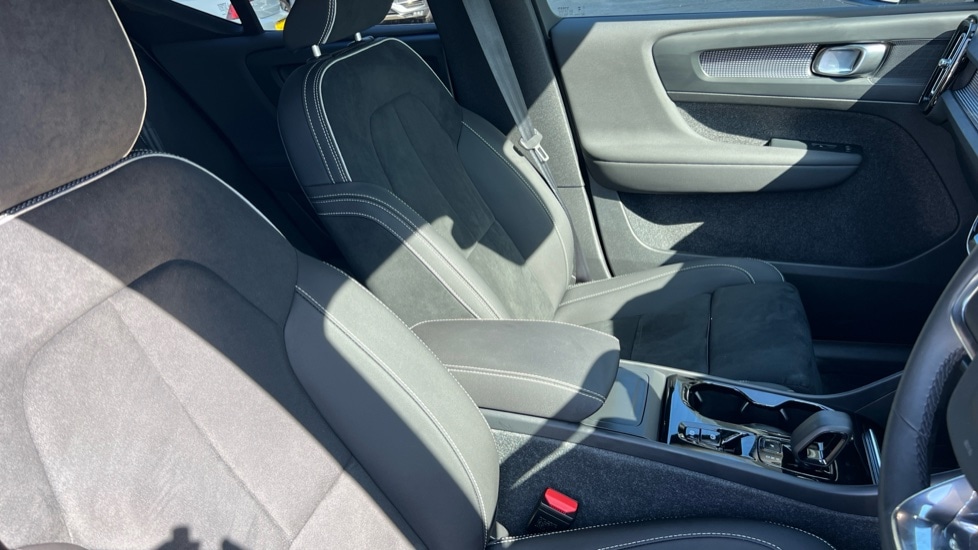 Used Volvo XC40 2025 for sale - 76869411: Photo 9