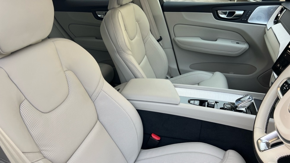 Used Volvo XC60 2025 for sale - 77075733: Photo 9