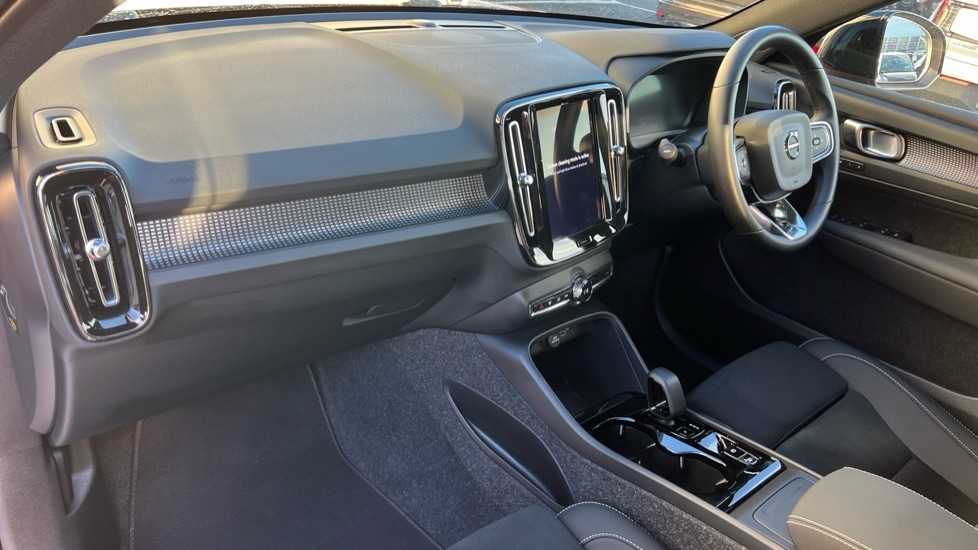 Used Volvo XC40 2025 for sale - 76514965: Photo 4