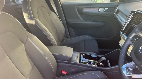 Used Volvo XC40 2023 for sale - 76124283: Photo 9