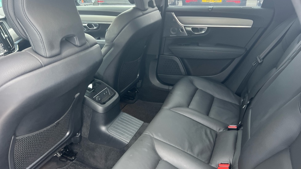 Used Volvo V90 2024 for sale - 76872695: Photo 10