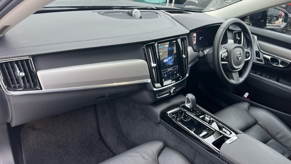 Used Volvo V90 2024 for sale - 76872695: Photo 4