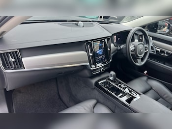 Used Volvo V90 2024 for sale - 76872695: Photo