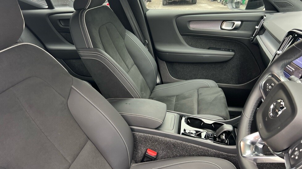 Used Volvo XC40 2025 for sale - 77457758: Photo 9