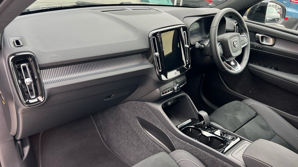 Used Volvo XC40 2024 for sale - 76597843: Photo 4