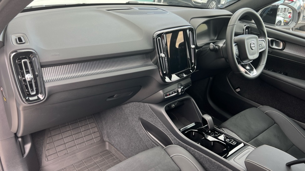 Used Volvo XC40 2023 for sale - 76350926: Photo 4