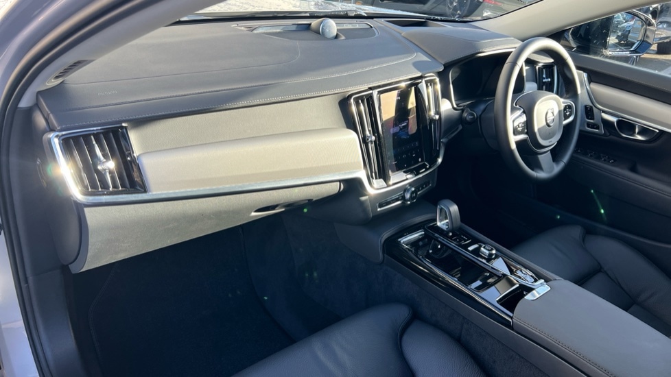 Used Volvo V90 2024 for sale - 76872951: Photo 4