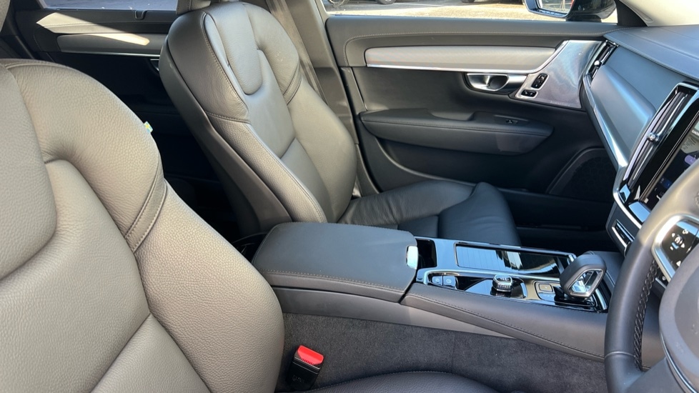 Used Volvo V90 2024 for sale - 76872951: Photo 9